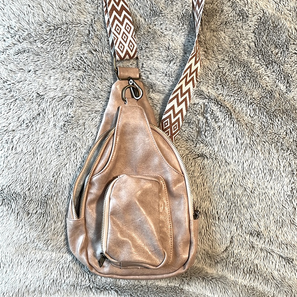 Sling purse